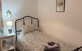 Single Room With Beautiful Garden